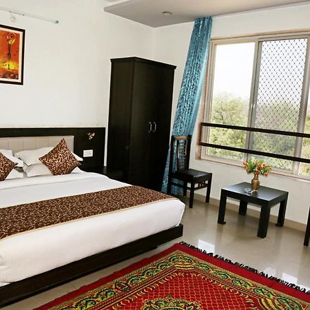 Narayans Leela Inn Udaipur Bagian luar foto