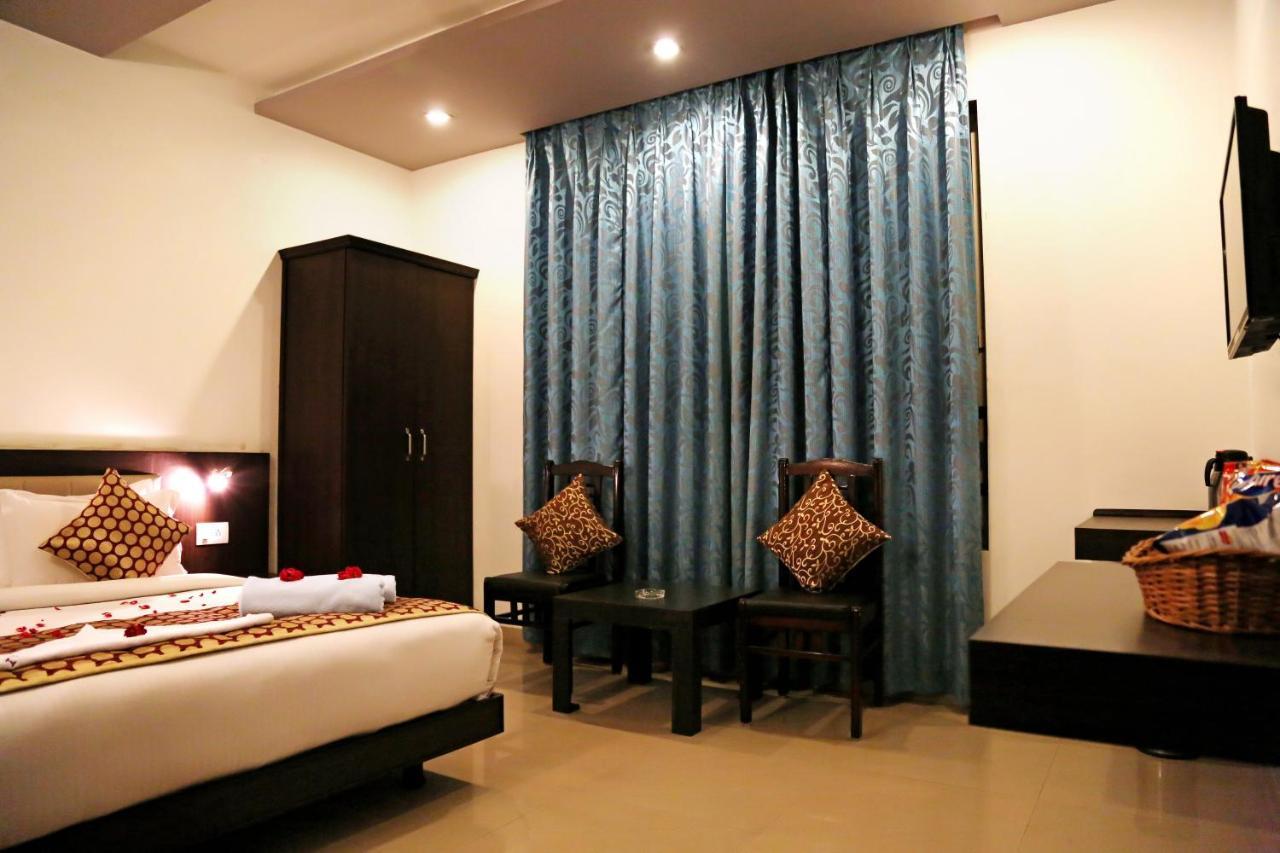 Narayans Leela Inn Udaipur Bagian luar foto