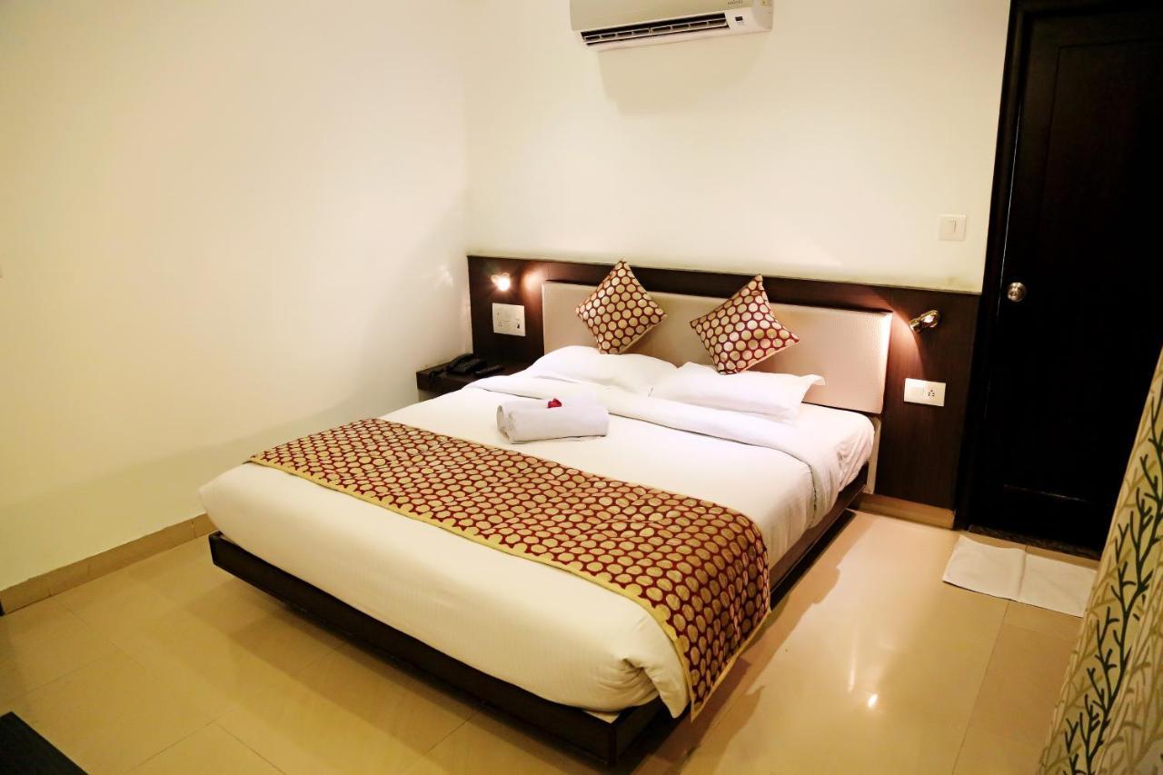 Narayans Leela Inn Udaipur Bagian luar foto