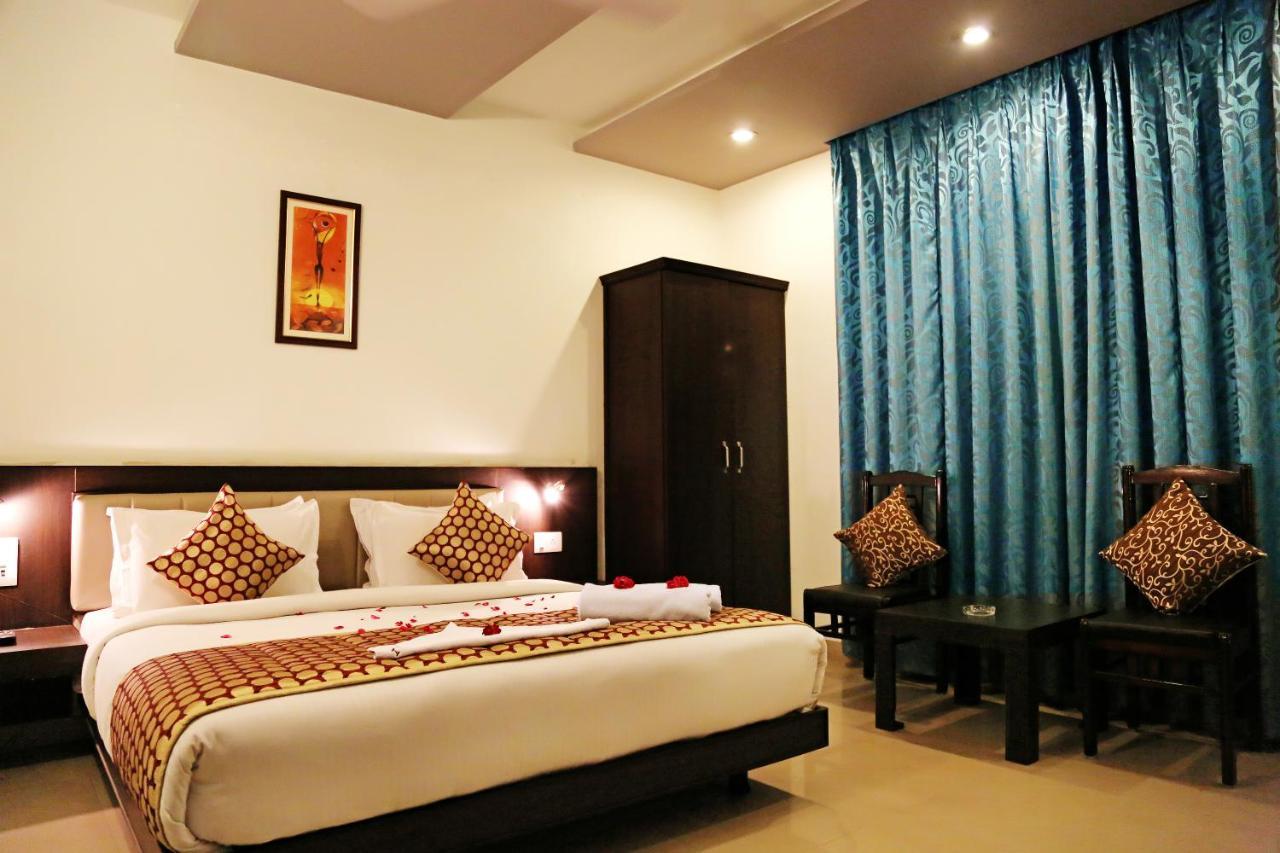 Narayans Leela Inn Udaipur Bagian luar foto