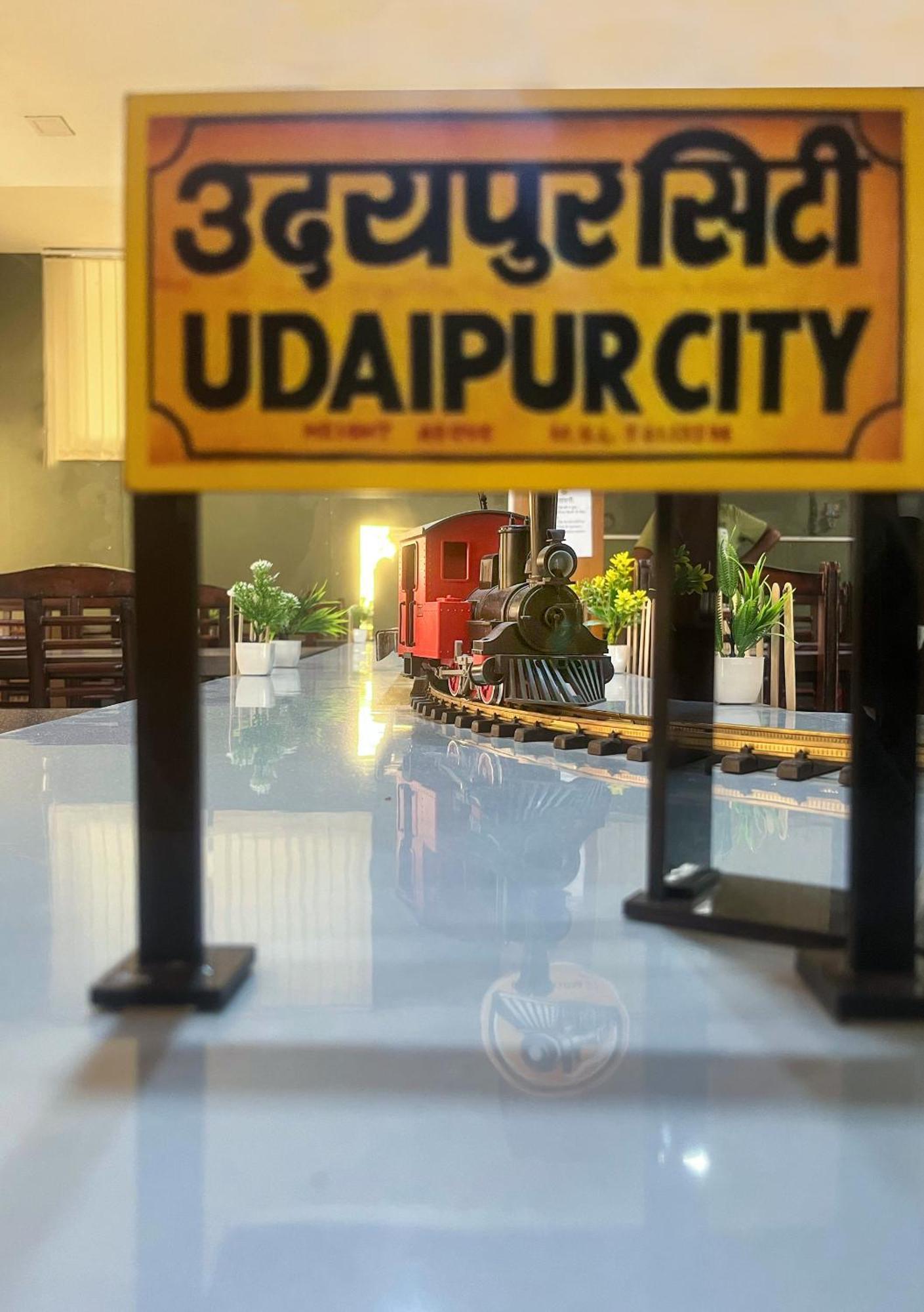 Narayans Leela Inn Udaipur Bagian luar foto