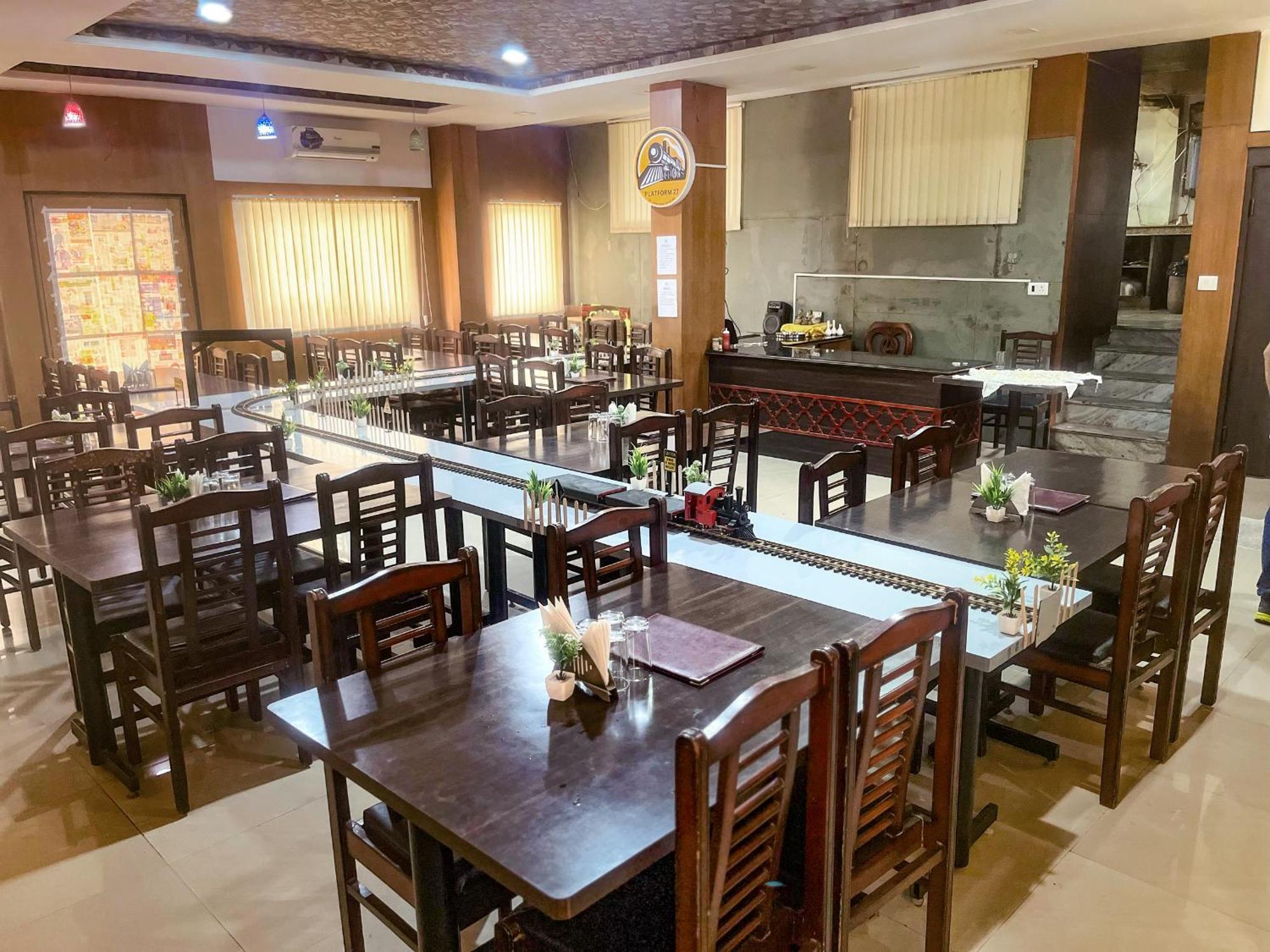 Narayans Leela Inn Udaipur Bagian luar foto