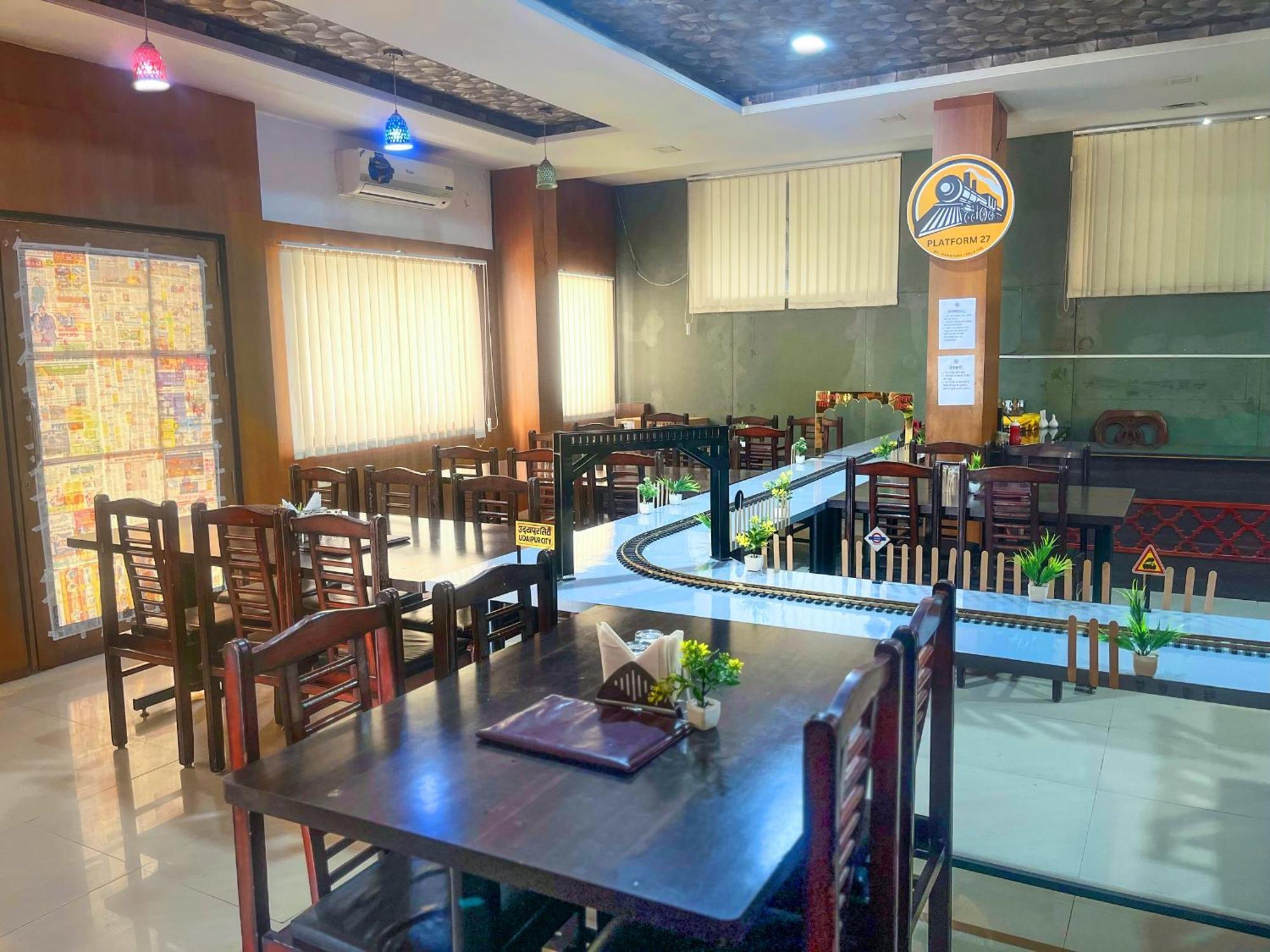 Narayans Leela Inn Udaipur Bagian luar foto
