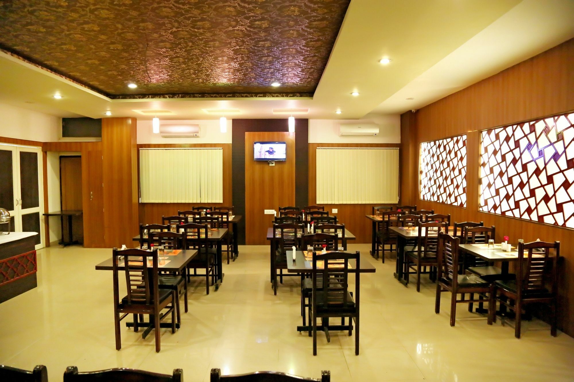 Narayans Leela Inn Udaipur Bagian luar foto